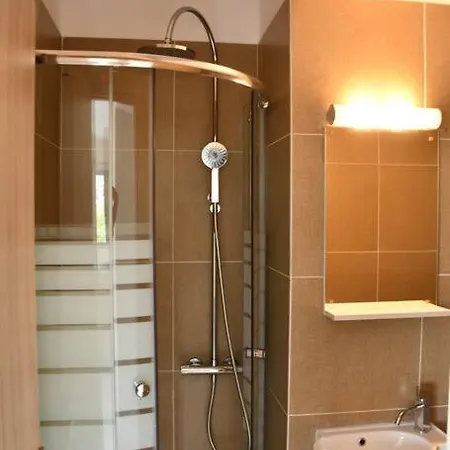 Spacious & Minimal Near Airport Peania Coniann Filoxenia Apartment *
